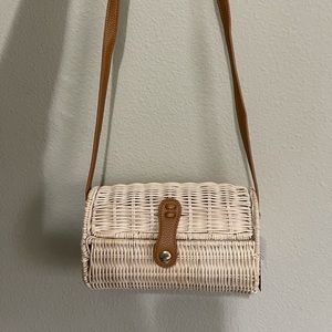 Express crossbody bag